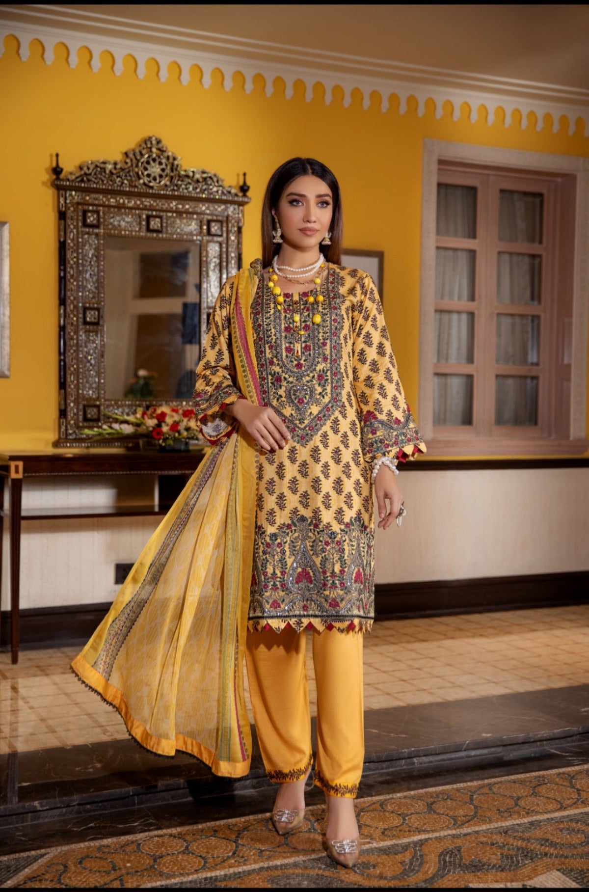 Designer suite in mixed linen fabric